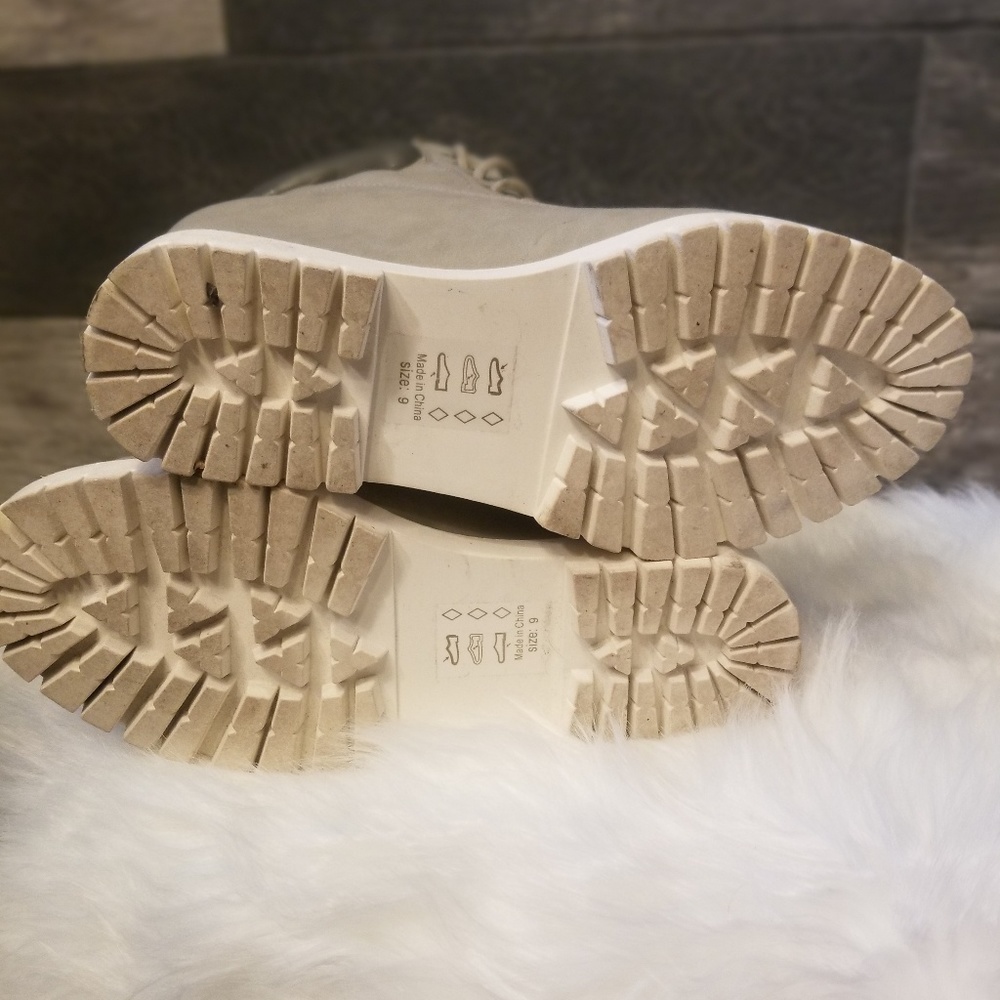 LAST CHANCE Gray hidden wedge boots - Picture 4 of 4